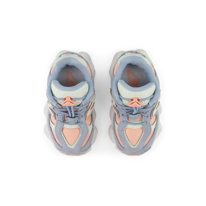 Mint Water With Light Arctic Grey