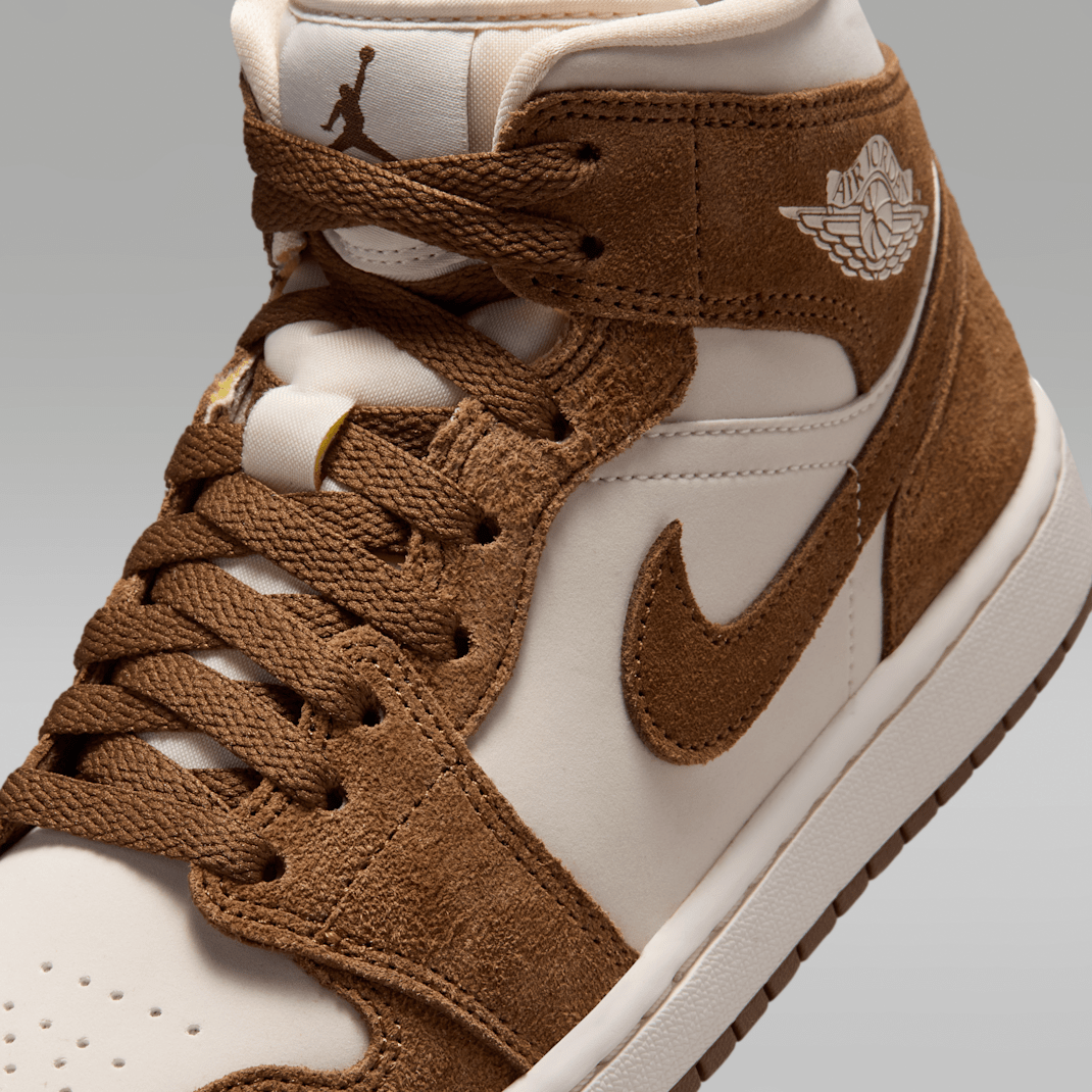 Light British Tan/Chalk