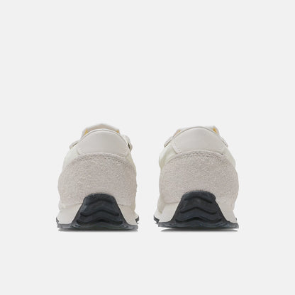 Linen With Angora And Black