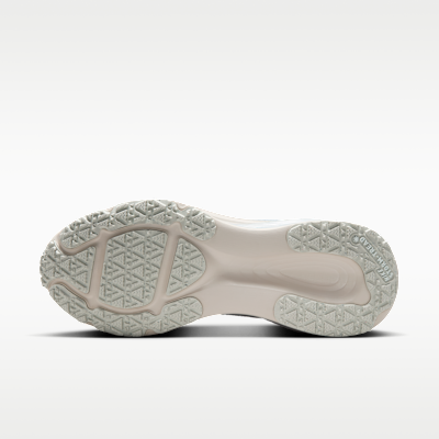 Pure Platinum/Light Pumice/Barely Green/Metallic Silver