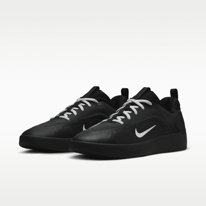Black/Black/White/White