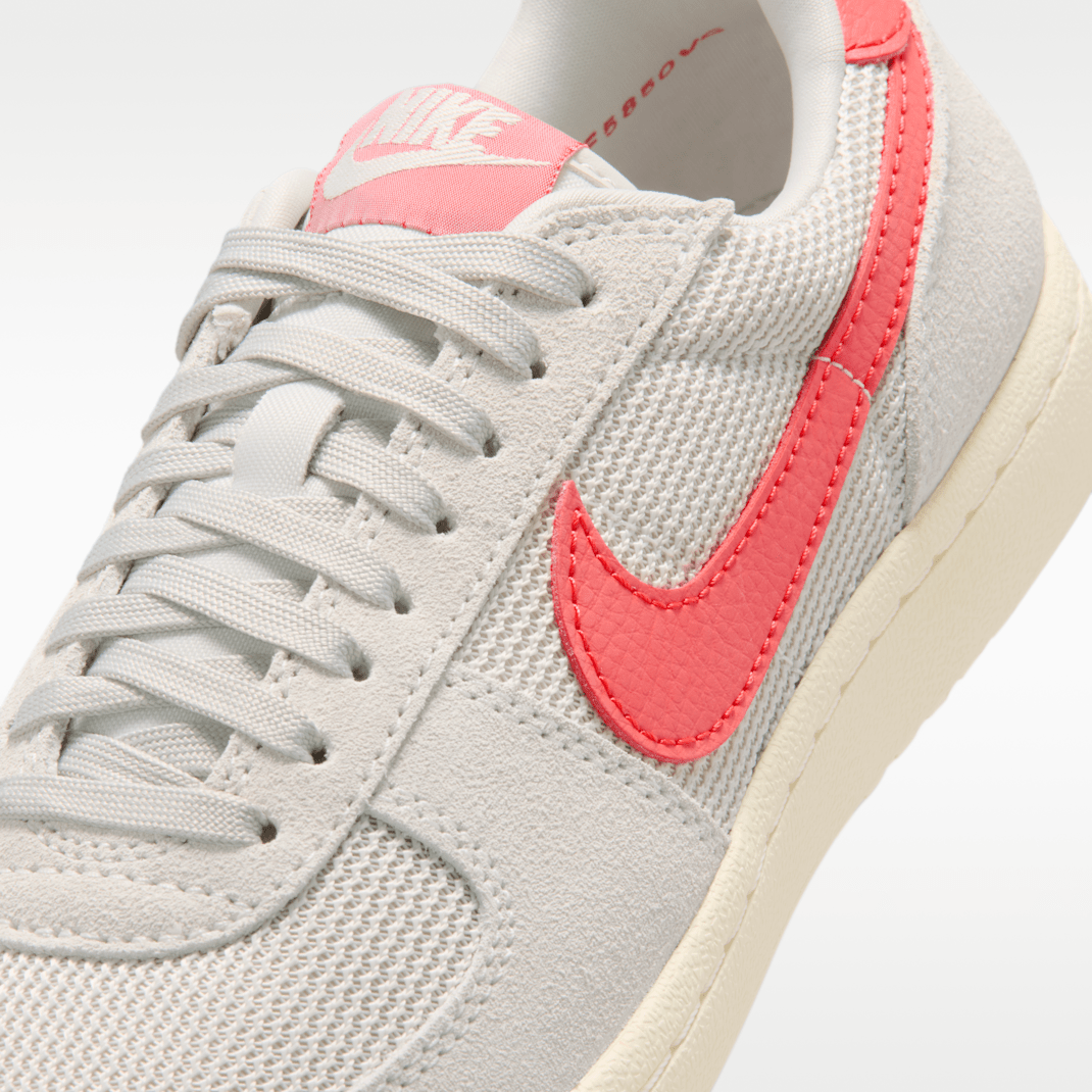 Light Bone/Sail/Light Crimson