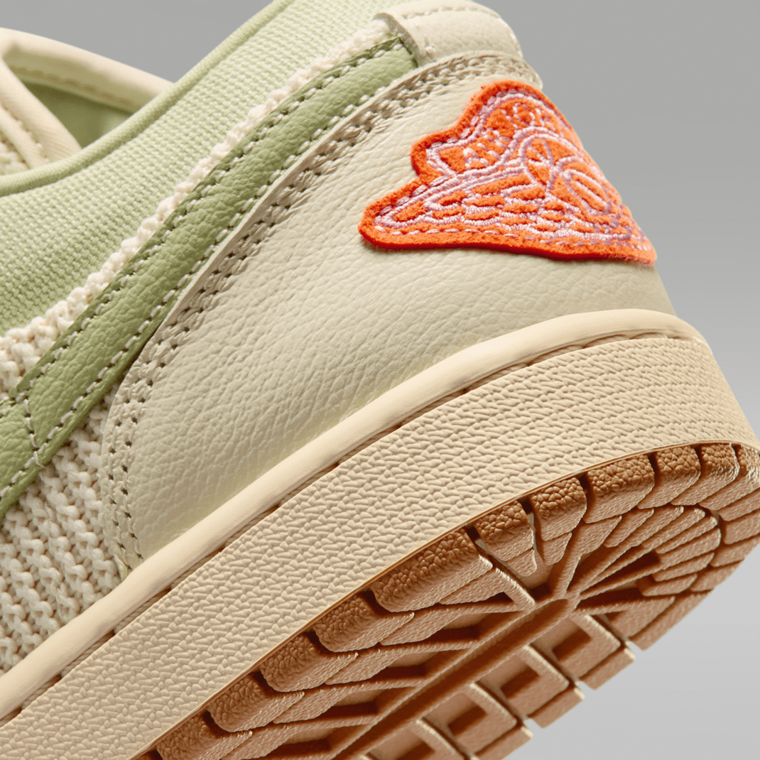 Sail/Olive Aura/Pearl White/Iced Carmine