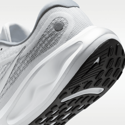 White/Black/Ashen Slate/Metallic Silver
