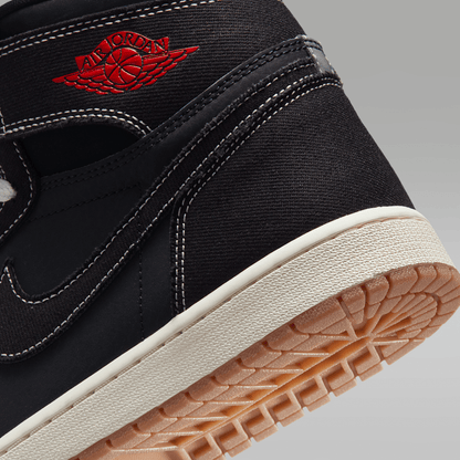 Black/Sail/Gum Medium Brown/University Red 2