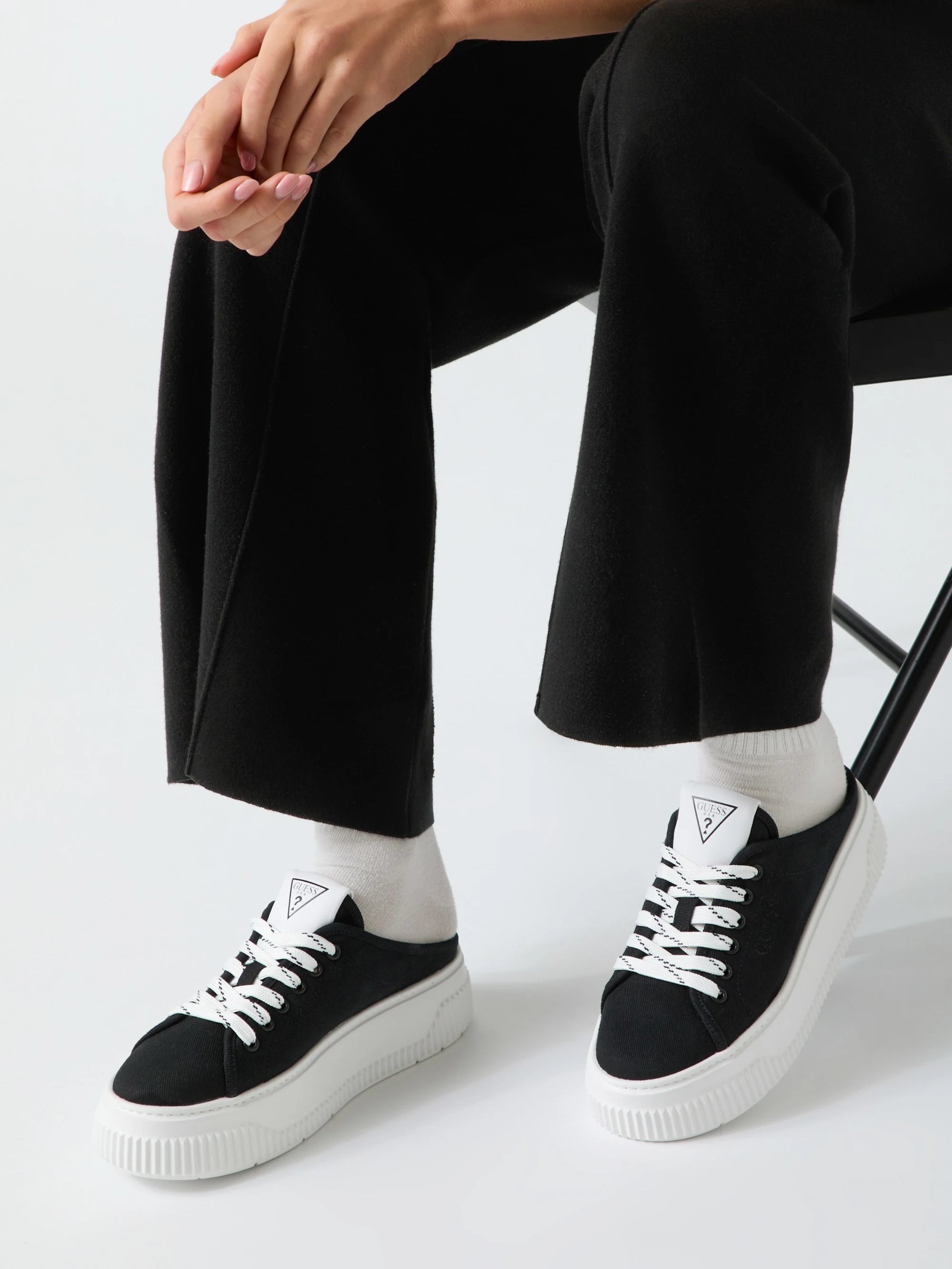 Black 001