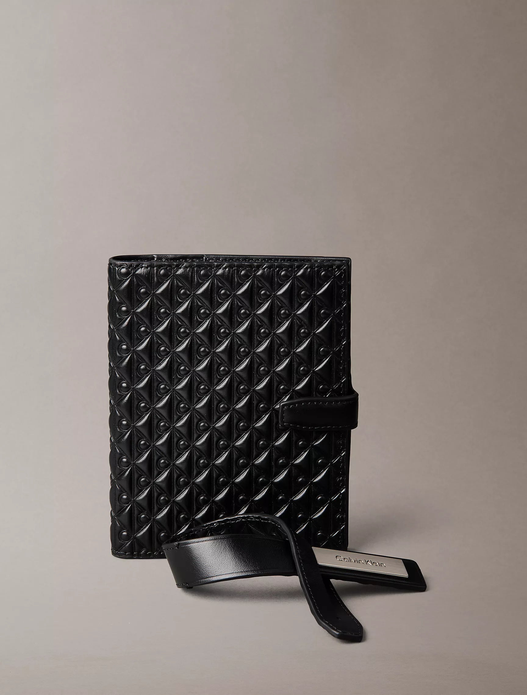Black/Formal Gray