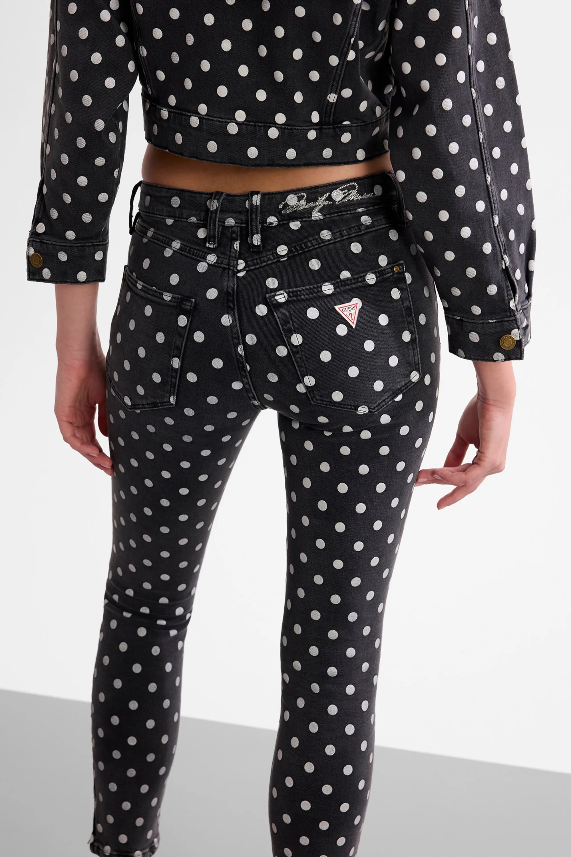 Dots Black