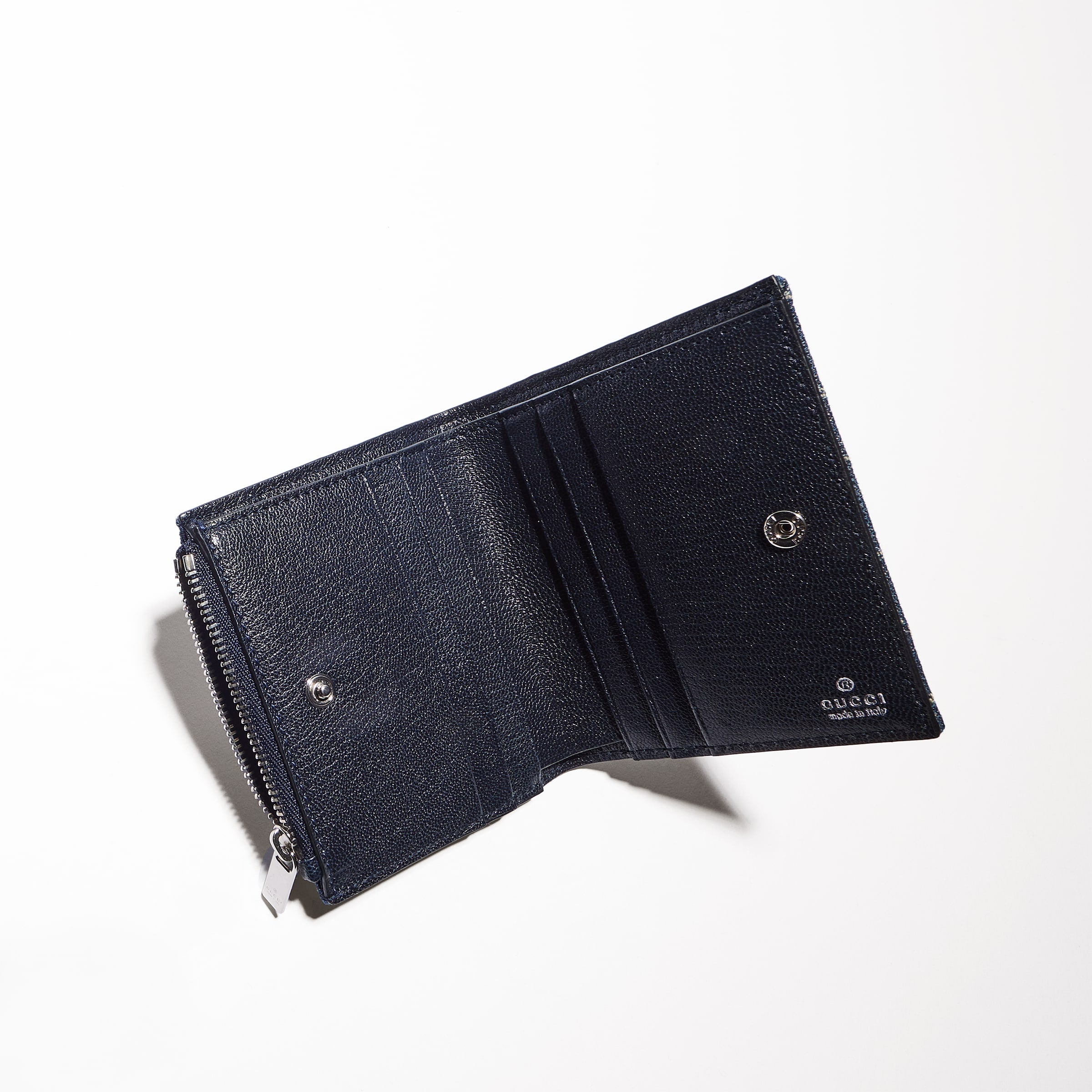 denim azul oscuro con GG