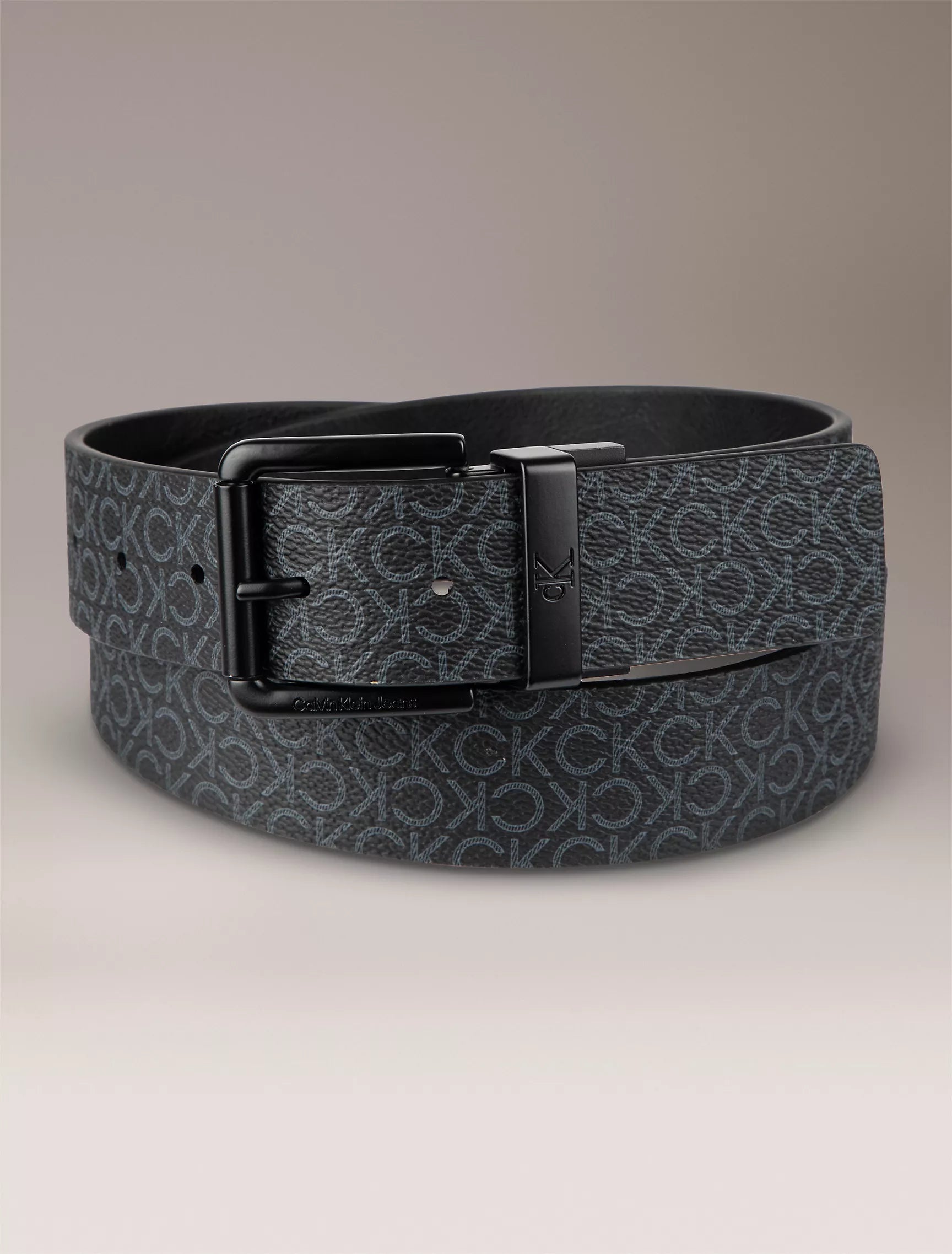 Black / AOP