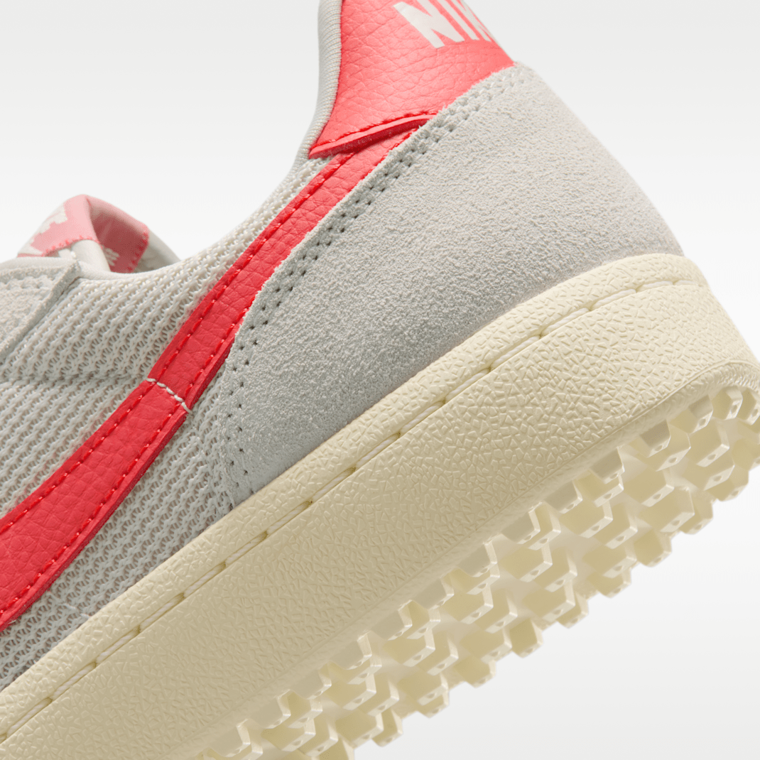 Light Bone/Sail/Light Crimson