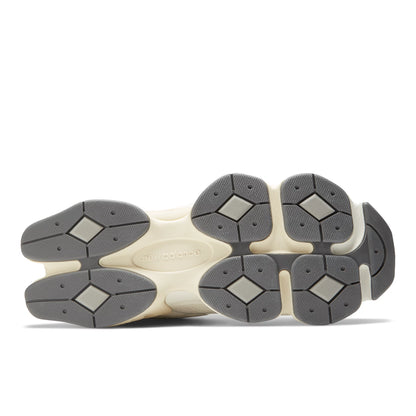 Sea Salt With Concrete And Silver Metallic