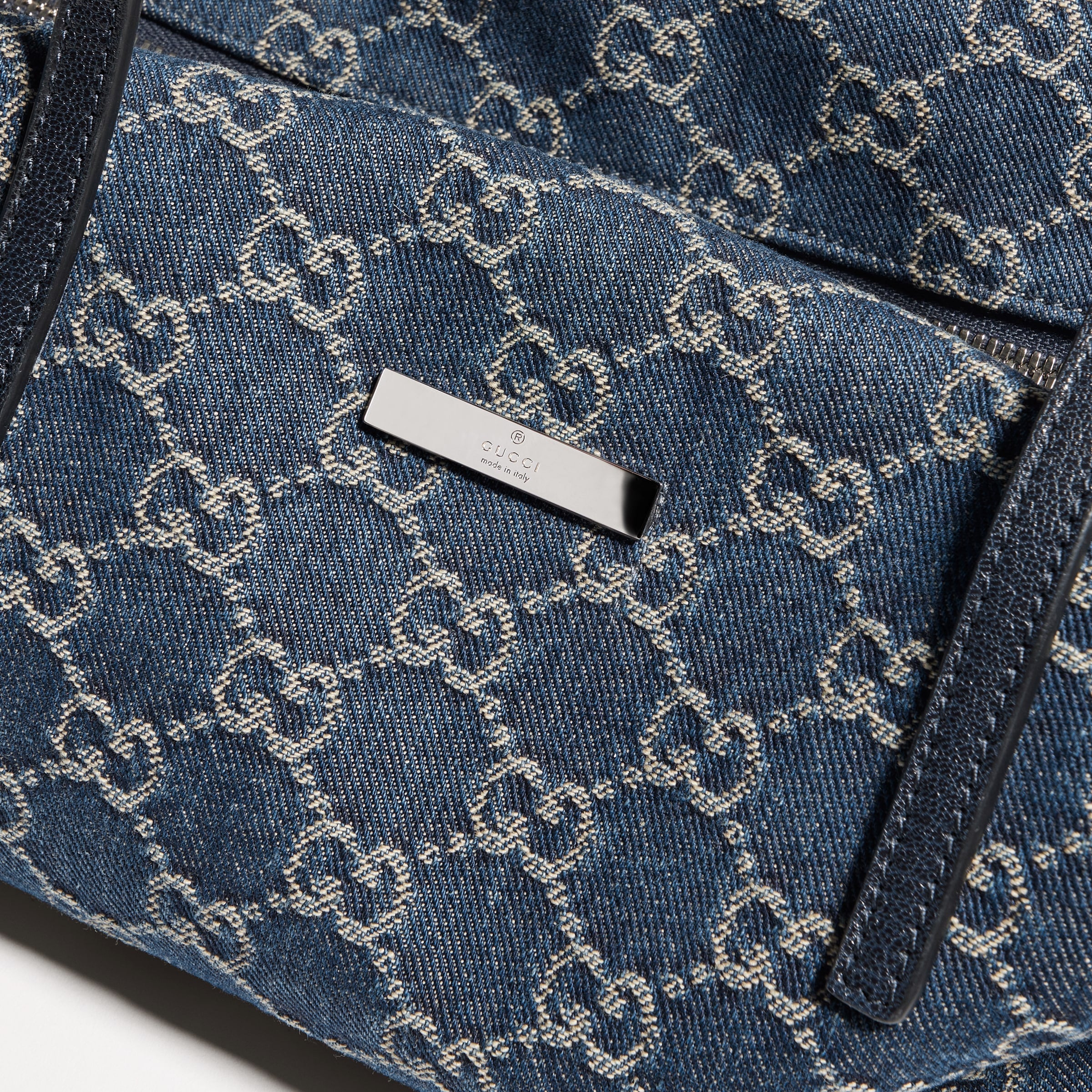 denim azul oscuro con GG