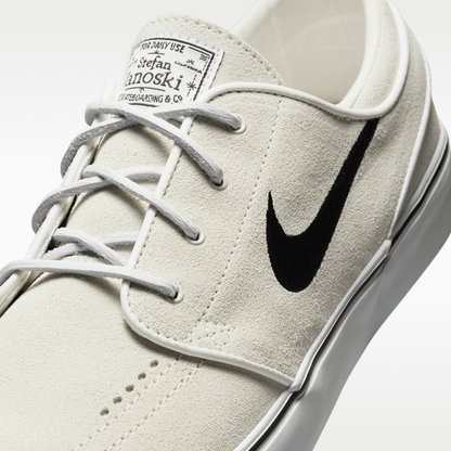 Summit White/Summit White/White/Black