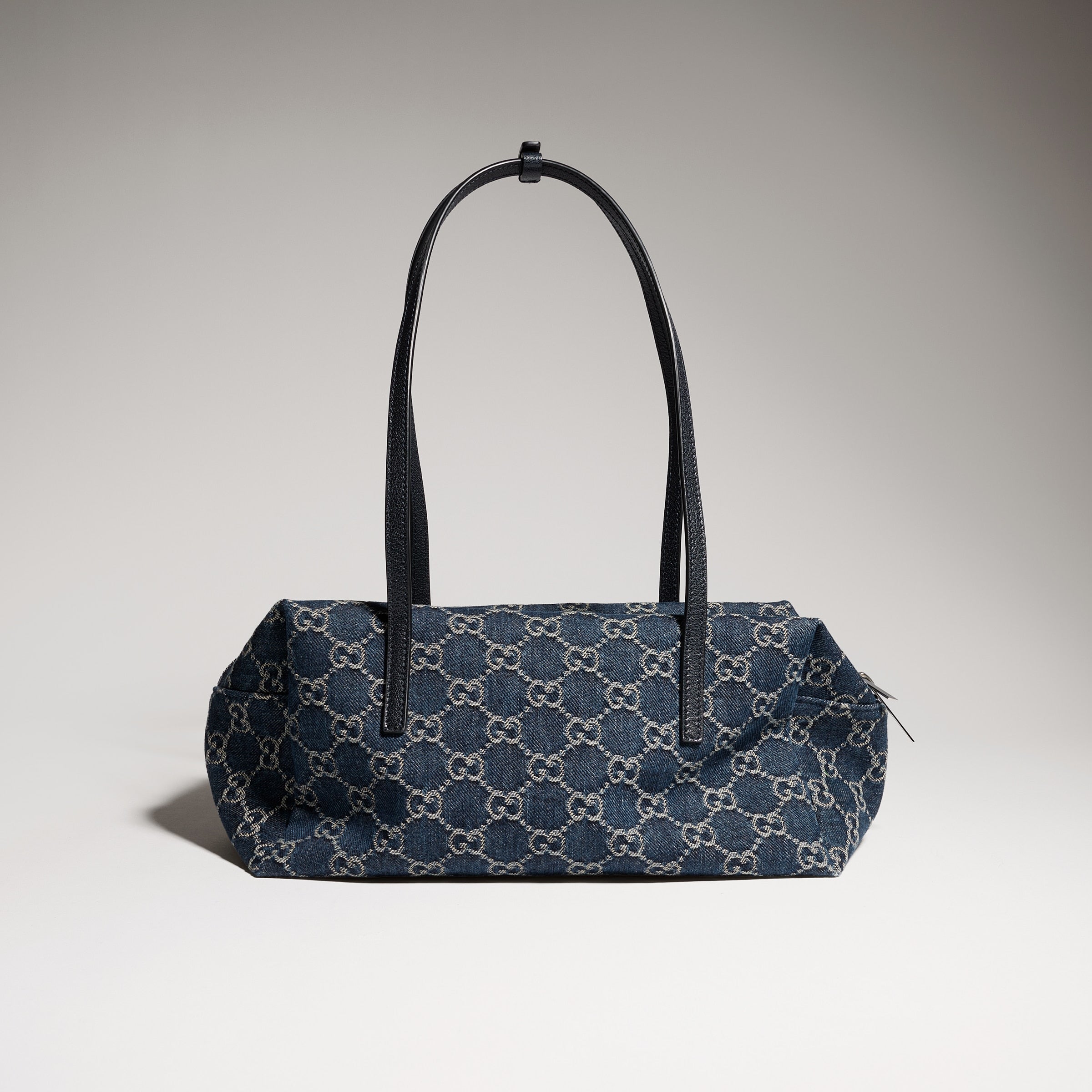 denim azul oscuro con GG