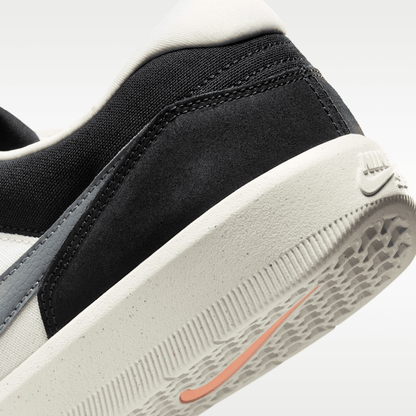 Black/Summit White/Sail/Cool Grey