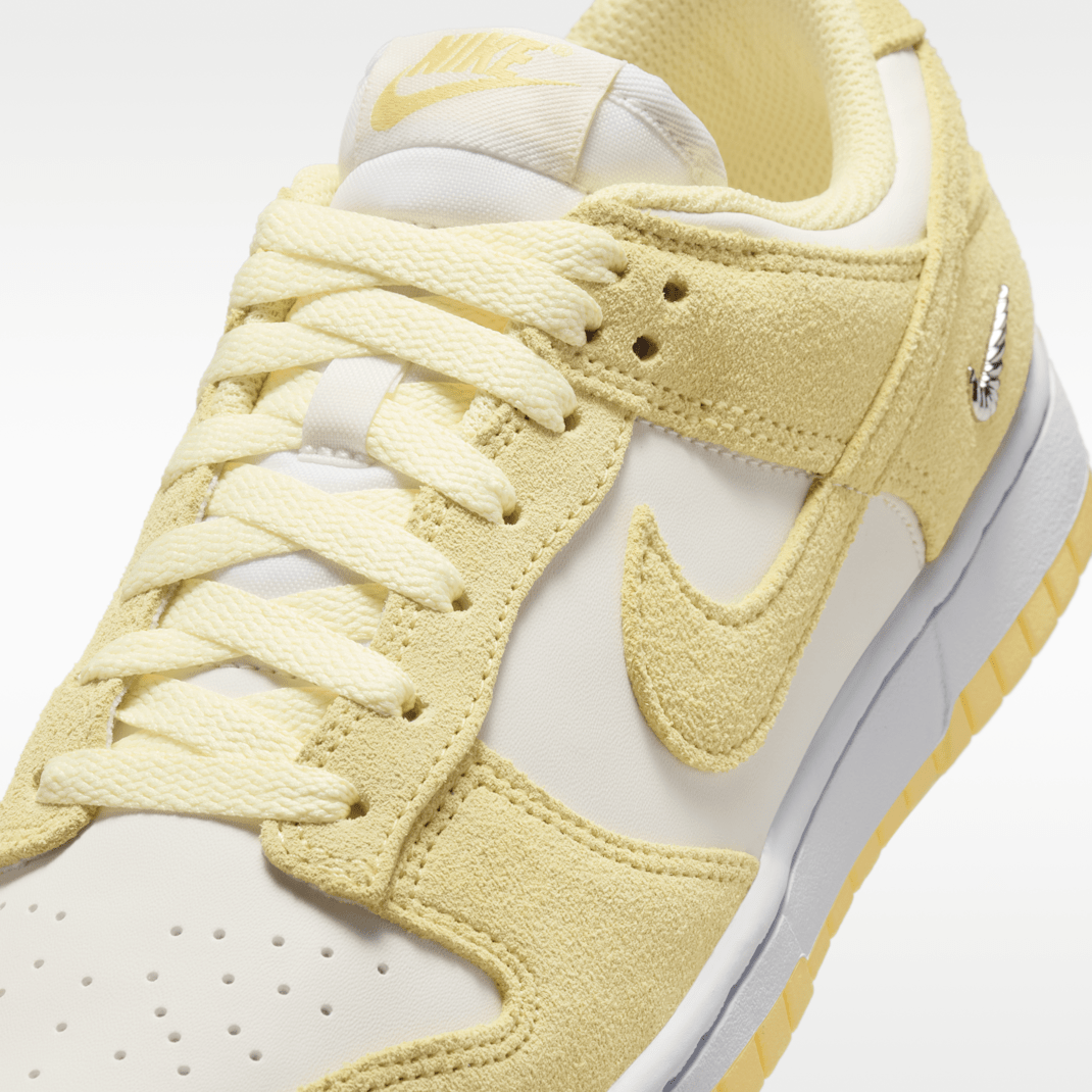 Sail/White/Metallic Silver/Soft Yellow
