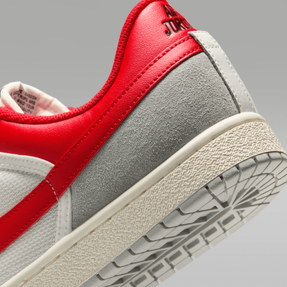 Summit White/University Red/Light Smoke Grey/Black