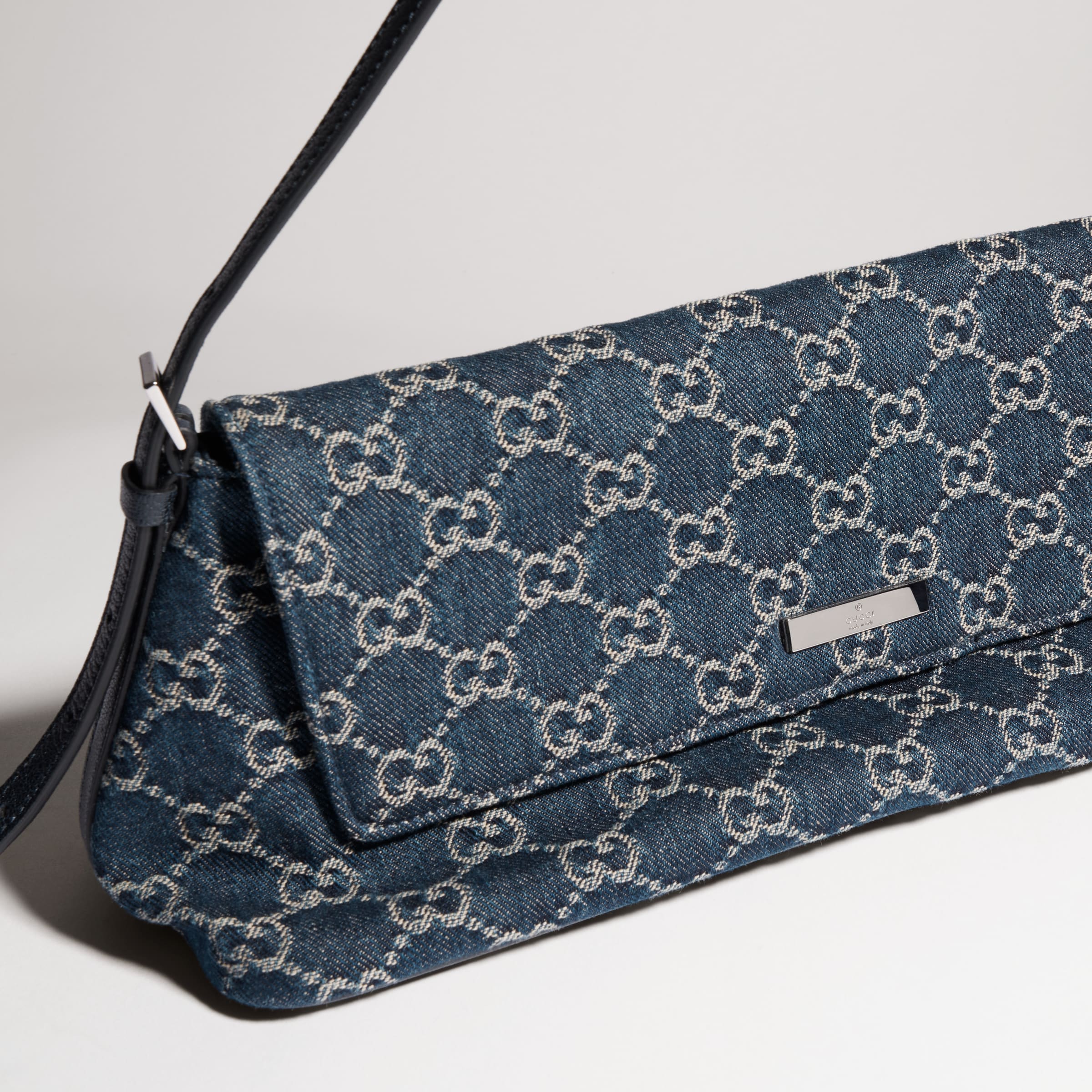 denim azul con GG