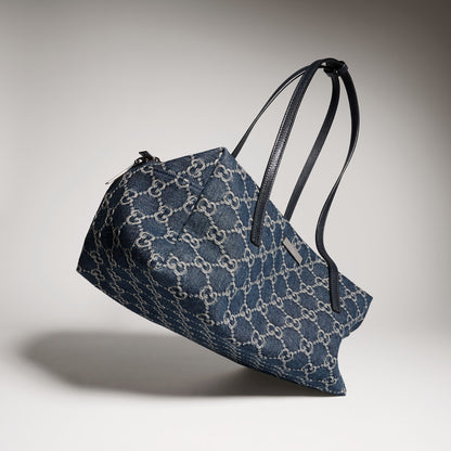 denim azul oscuro con GG