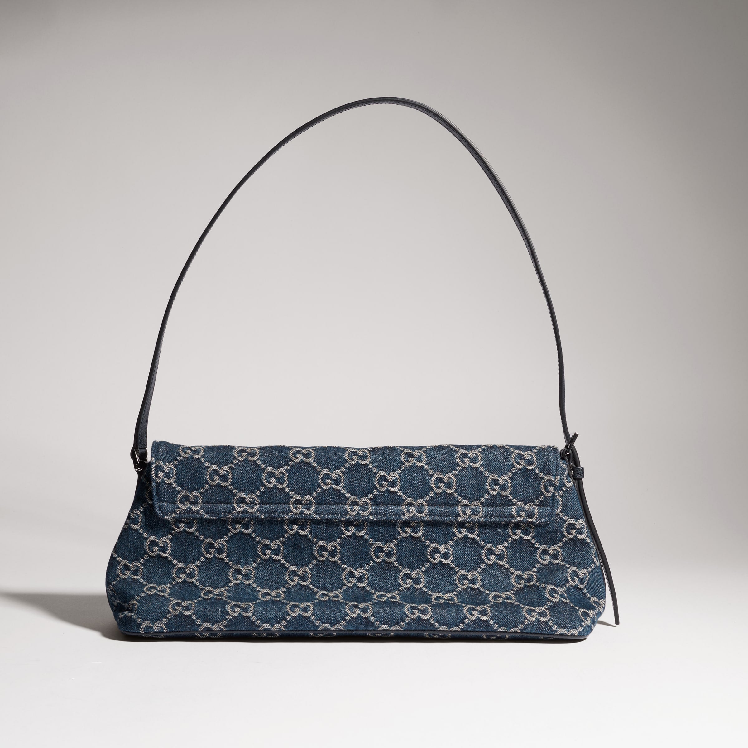 denim azul con GG
