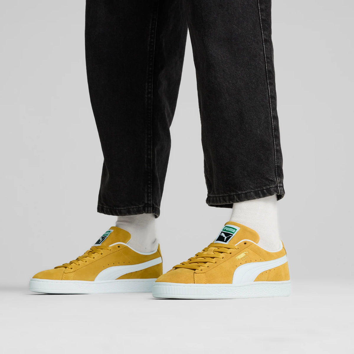 Amber-PUMA White