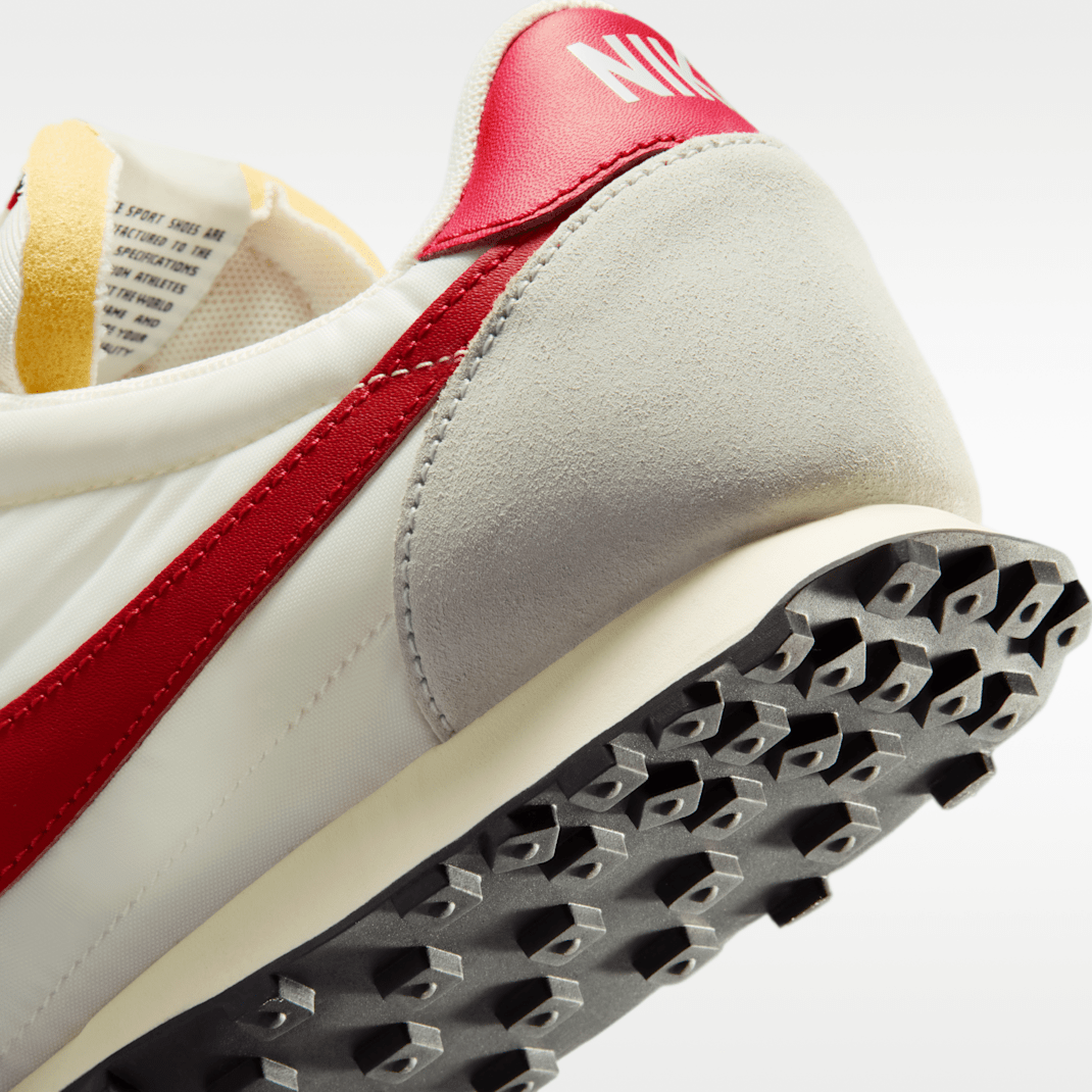 Summit White/Photon Dust/Sail/University Red