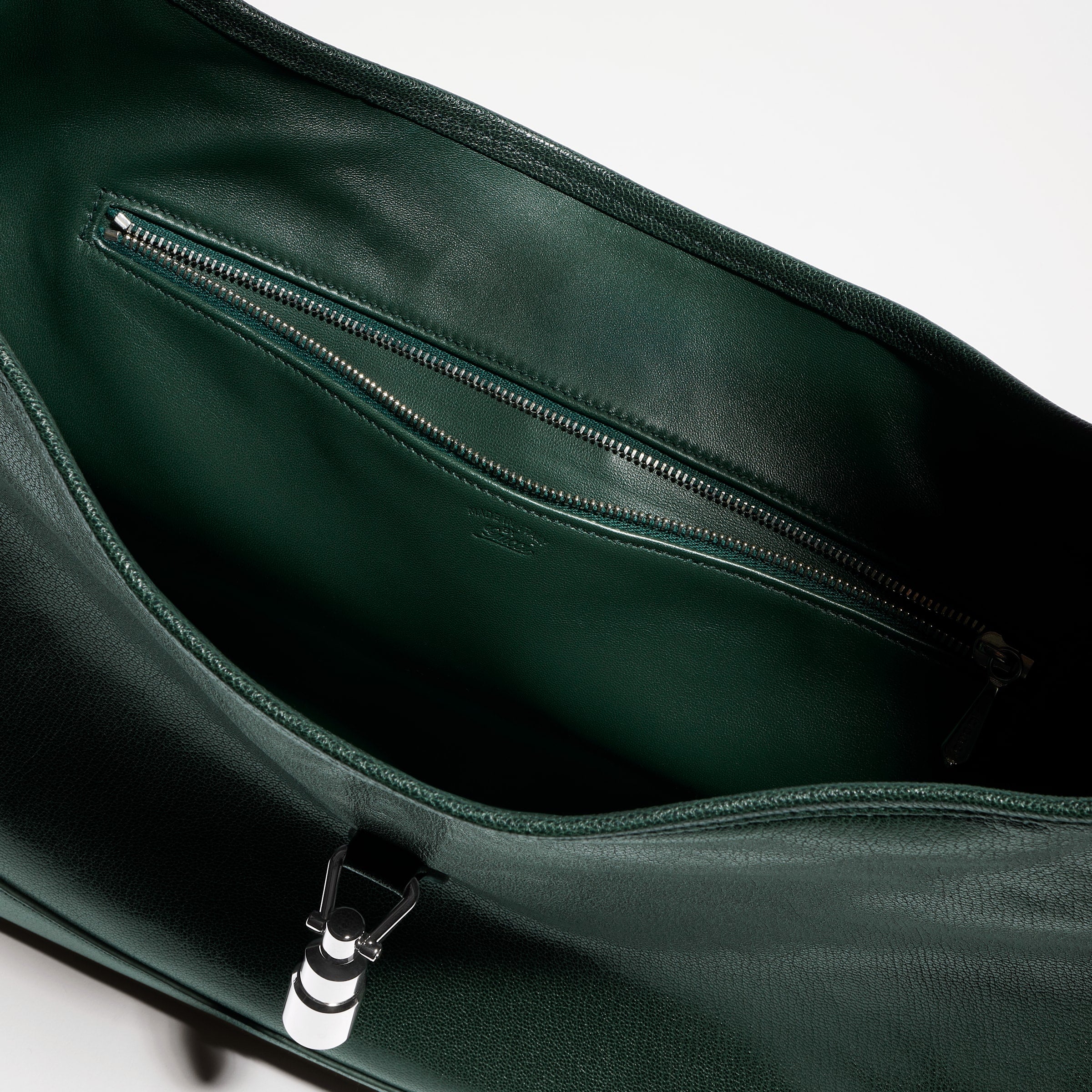 piel verde oscuro