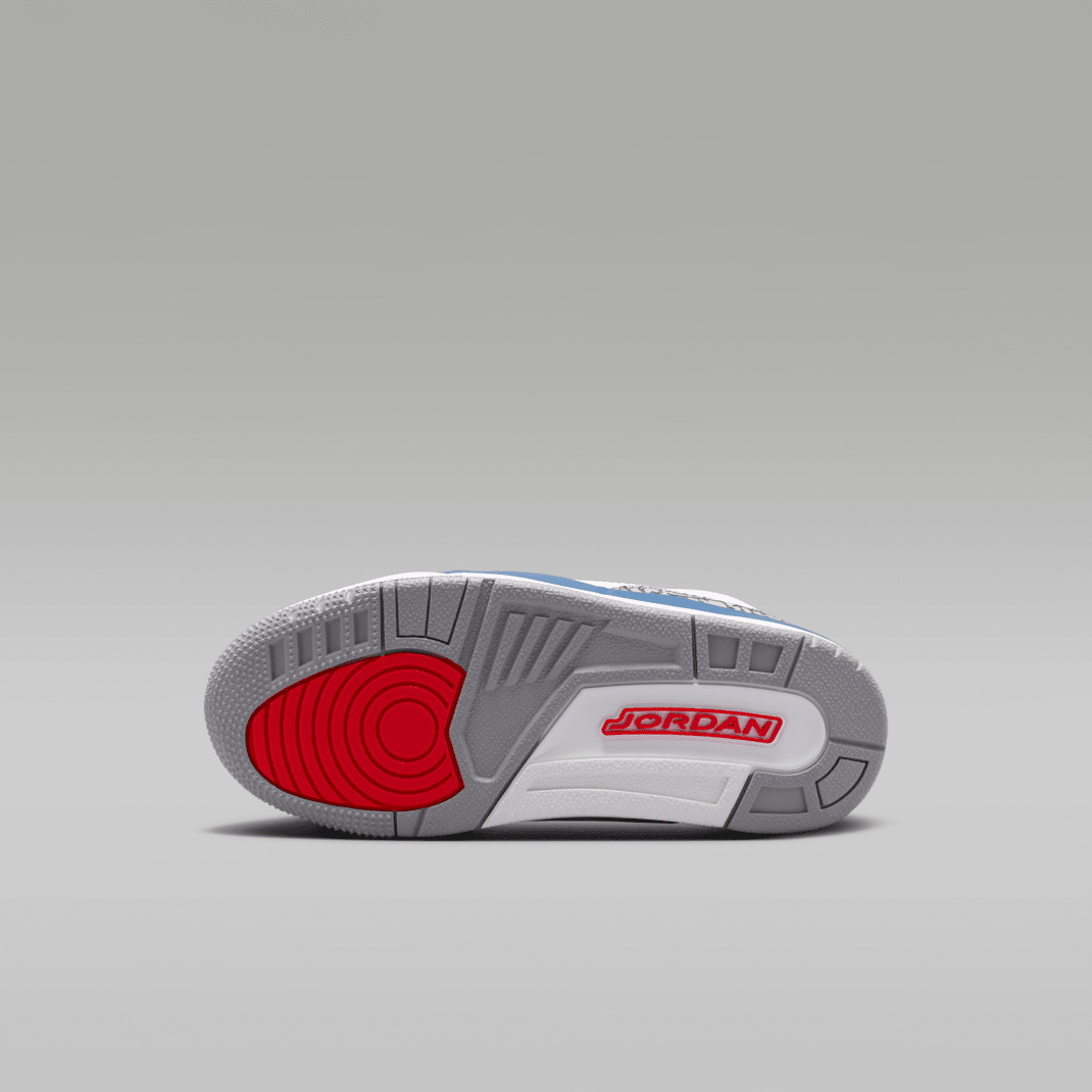 White/True Blue/Cement Grey/Fire Red 2