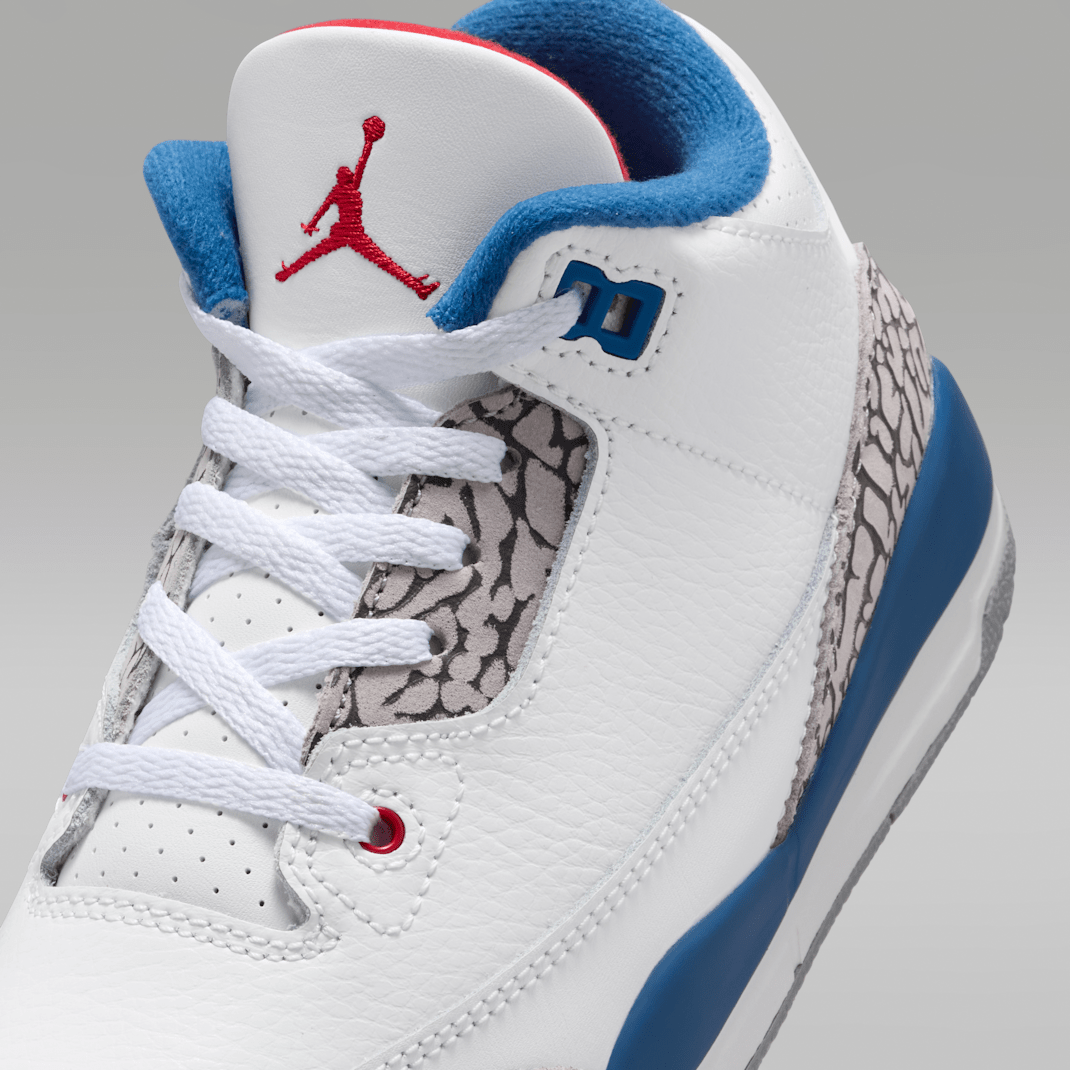 White/True Blue/Cement Grey/Fire Red 2