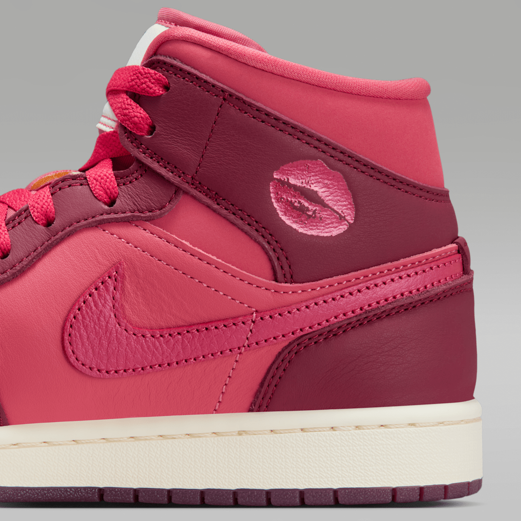 Team Red/Pueblo Red/Pale Ivory/Sierra Red