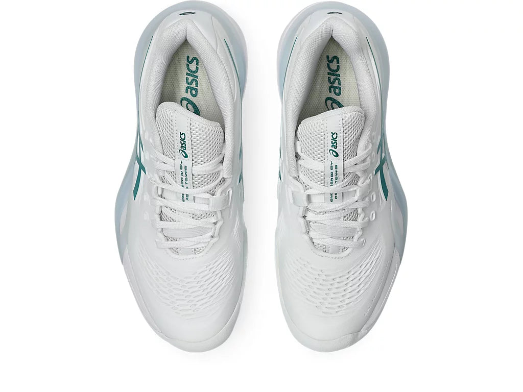 White/Pitch Green