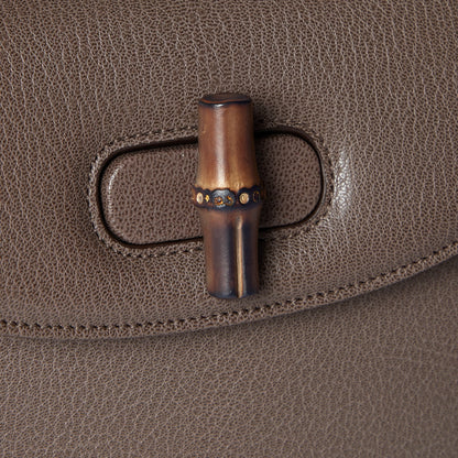 piel marrón topo oscuro