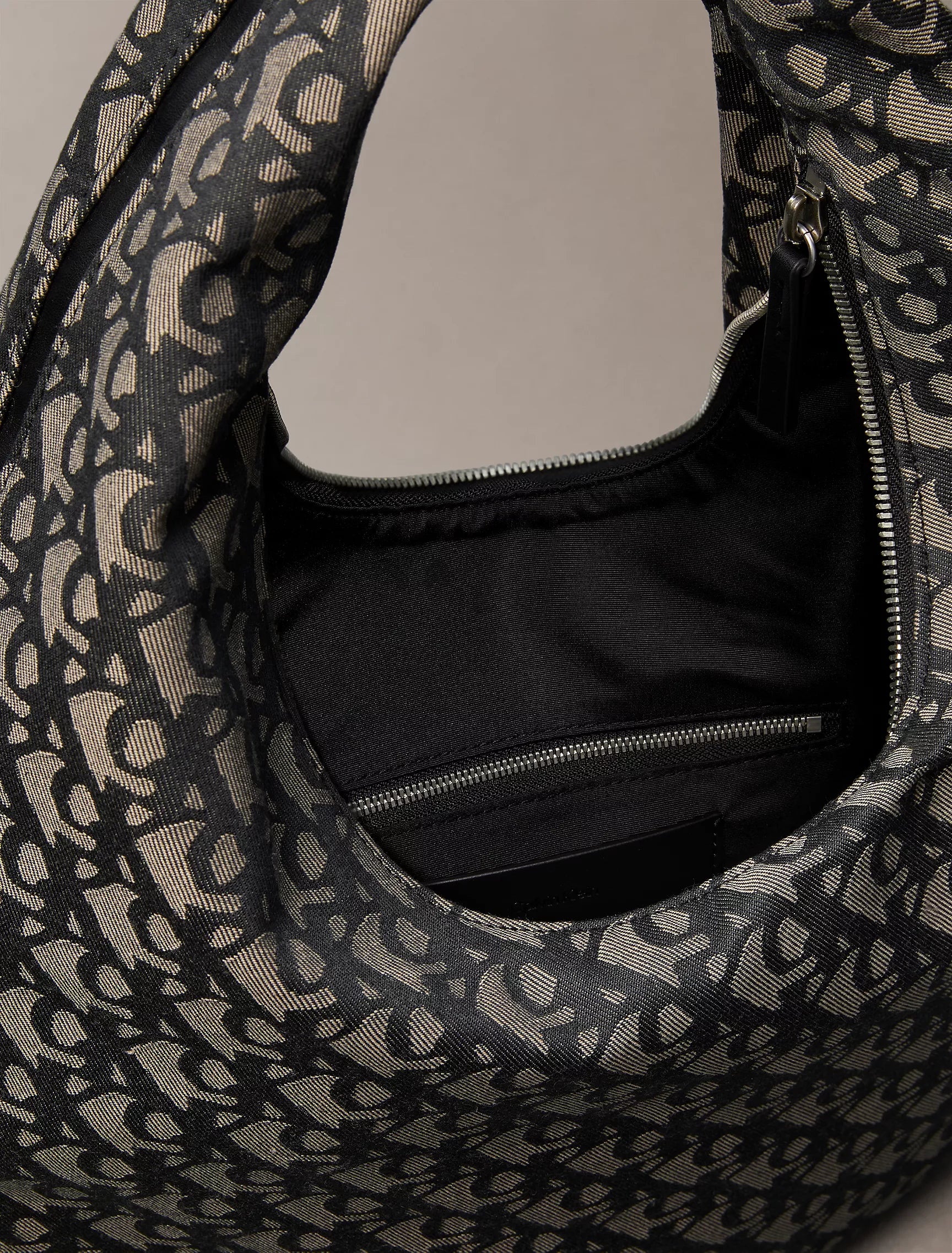 Black / Lotus Beige