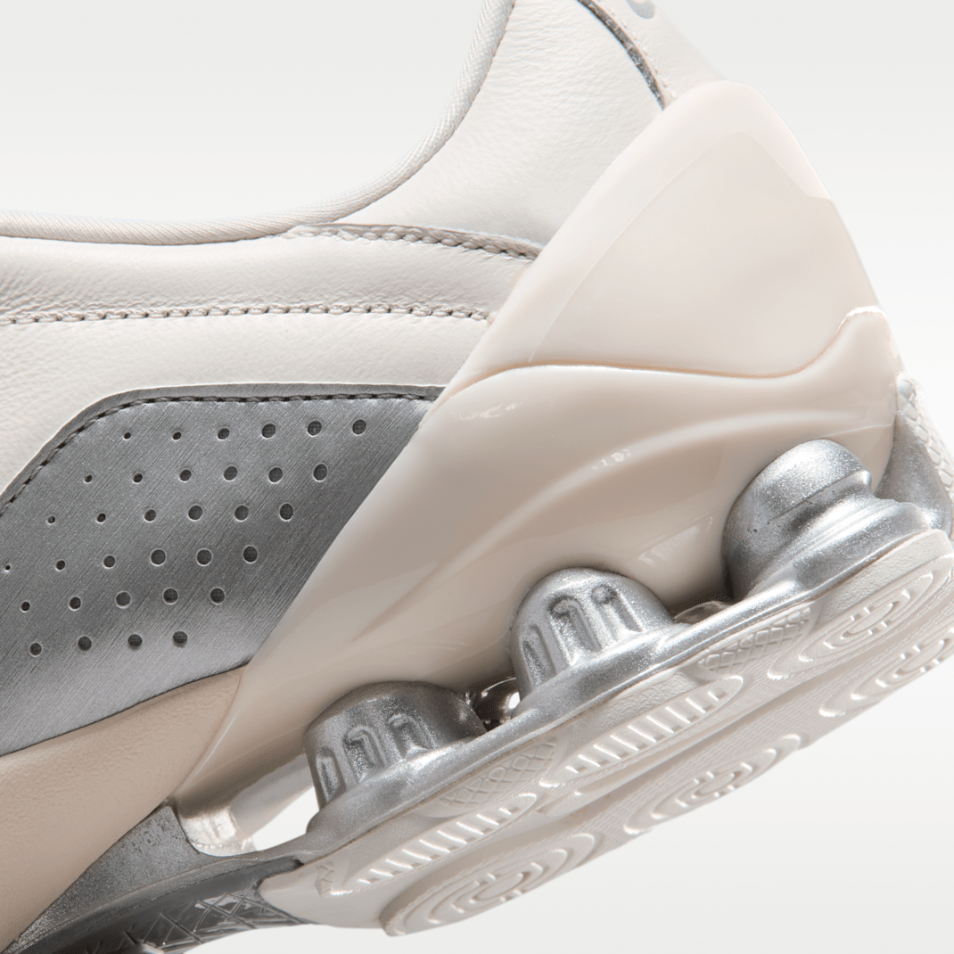Sail/Pale Ivory/Sail/Metallic Silver