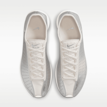 Pale Ivory/Metallic Silver/Volt/Pale Ivory