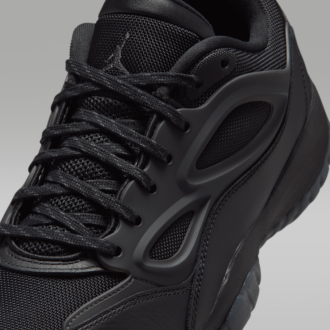 Black/Dark Smoke Grey 2
