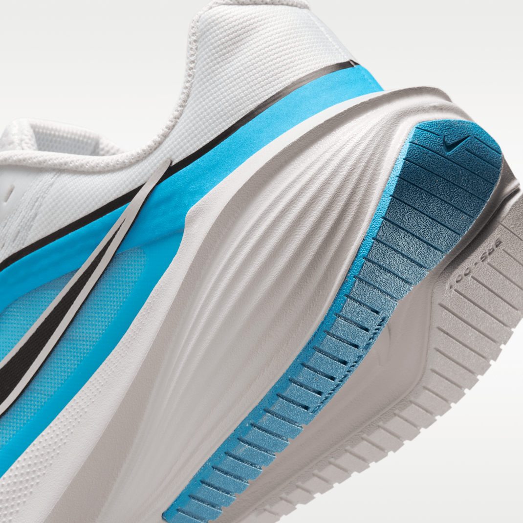 Off White/Light Current Blue/Vast Grey/Black