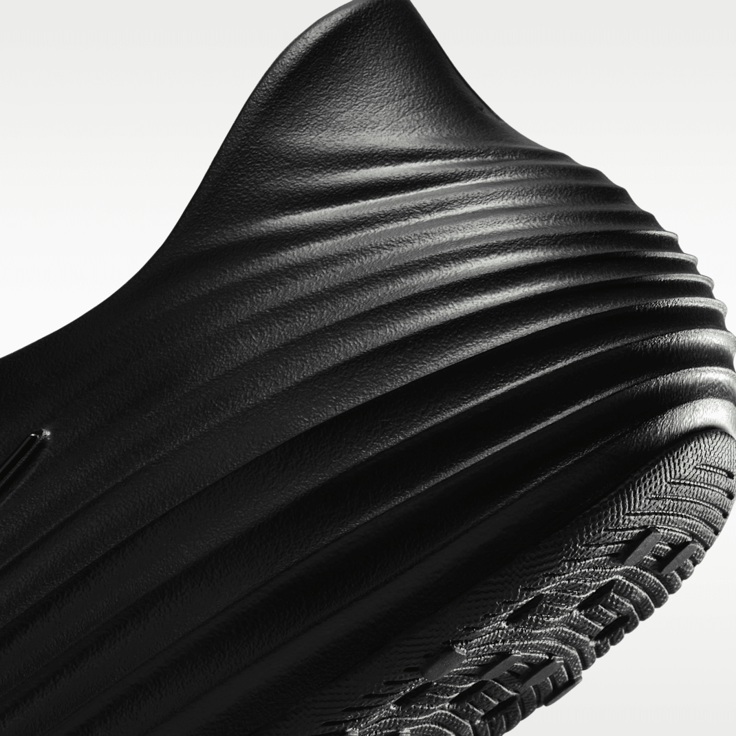 Black/Black/Black
