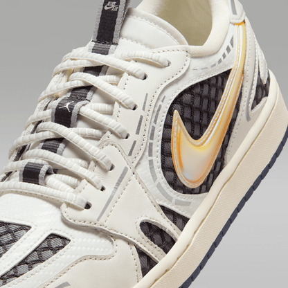 Sail/Coconut Milk/Anthracite/Metallic Silver