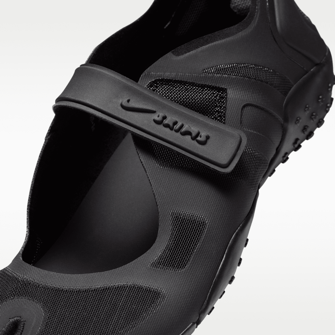 Black/Black/NSKM Dark Smoke