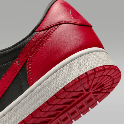 Black/Varsity Red/Summit White/Black 4