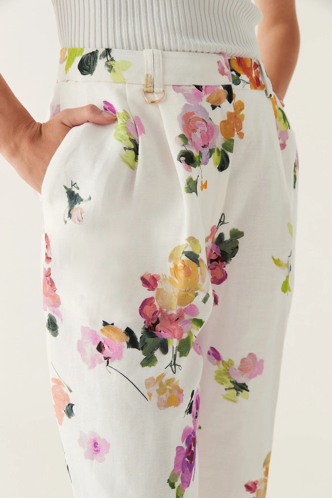 SCATTERED FLORAL
