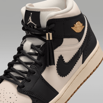 Off Noir/Chalk/Pearl White/Chalk