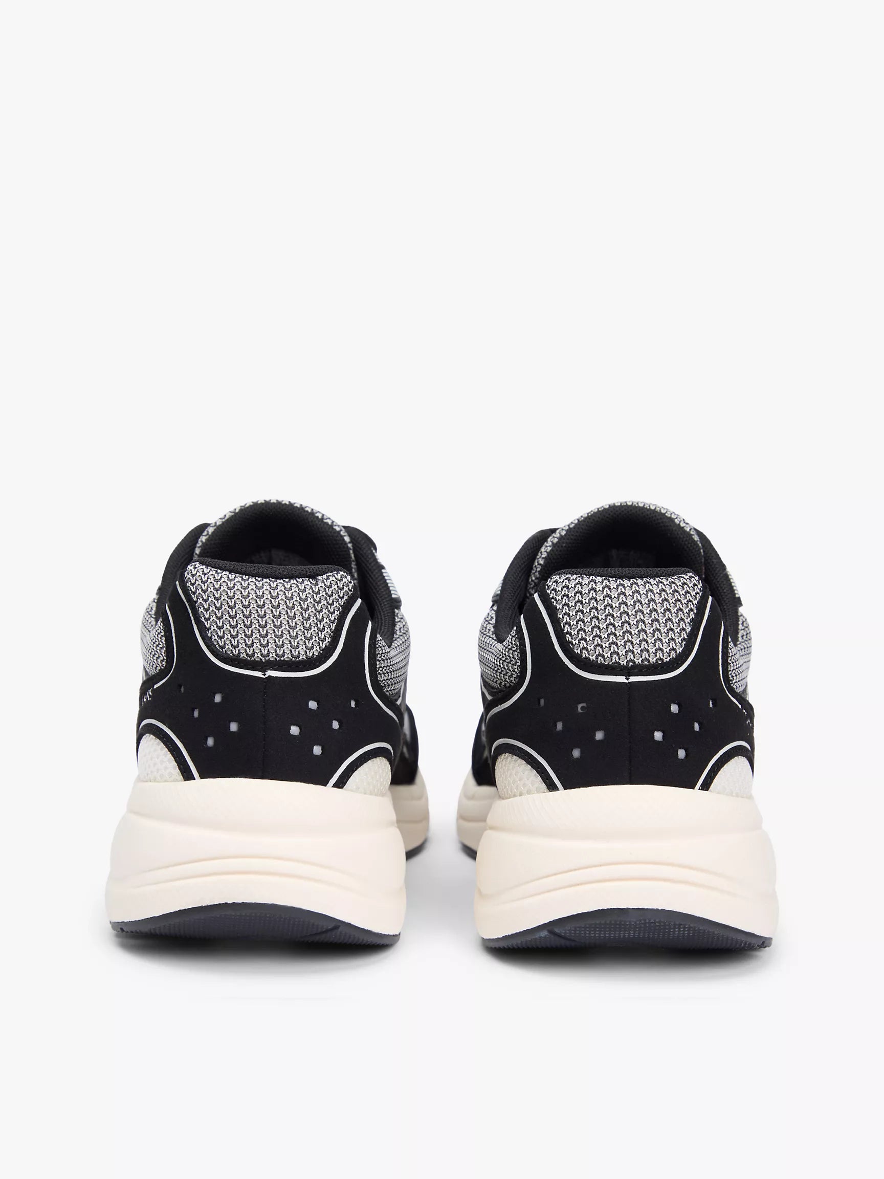 Black / Calico