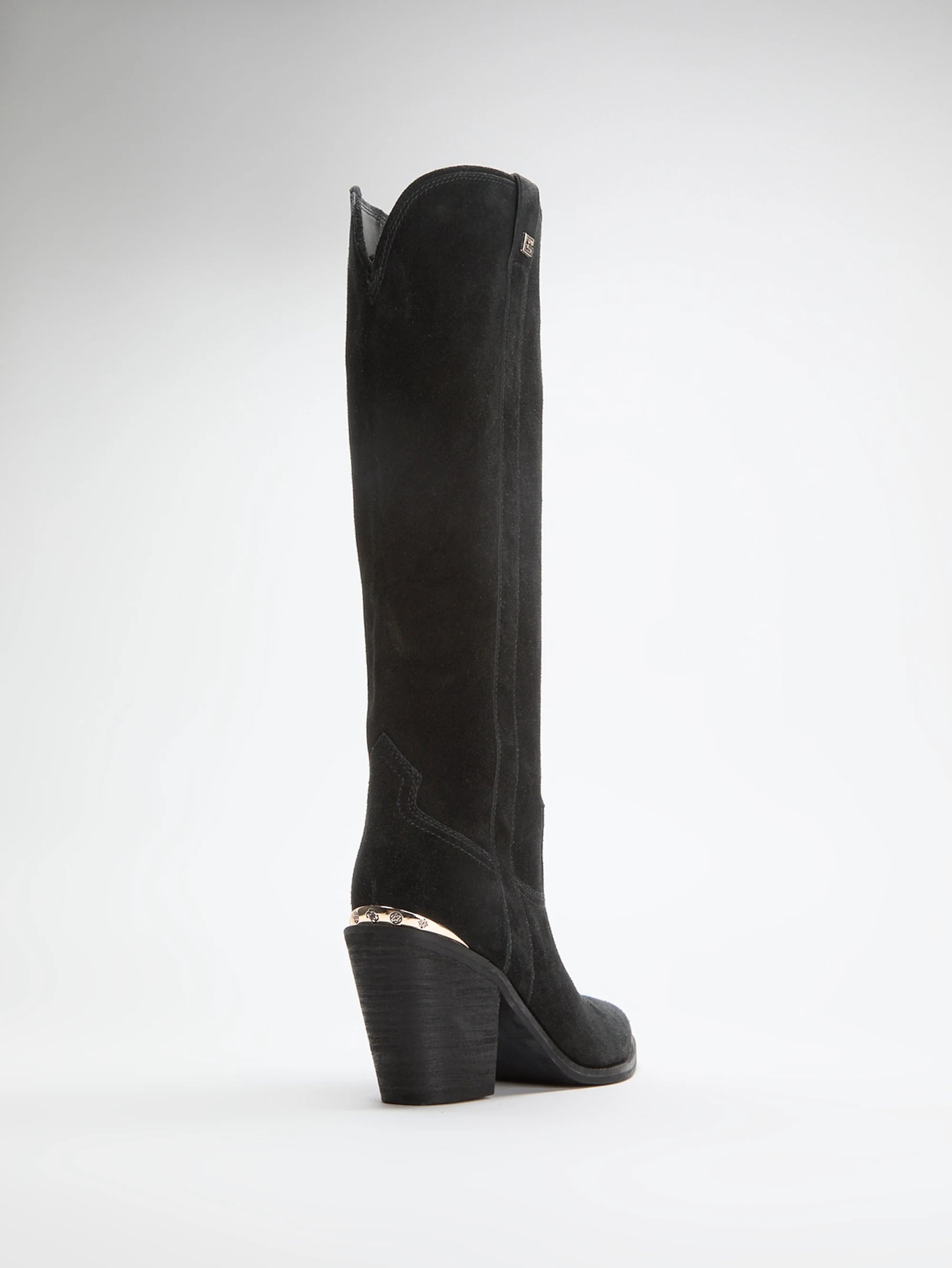 Black 001