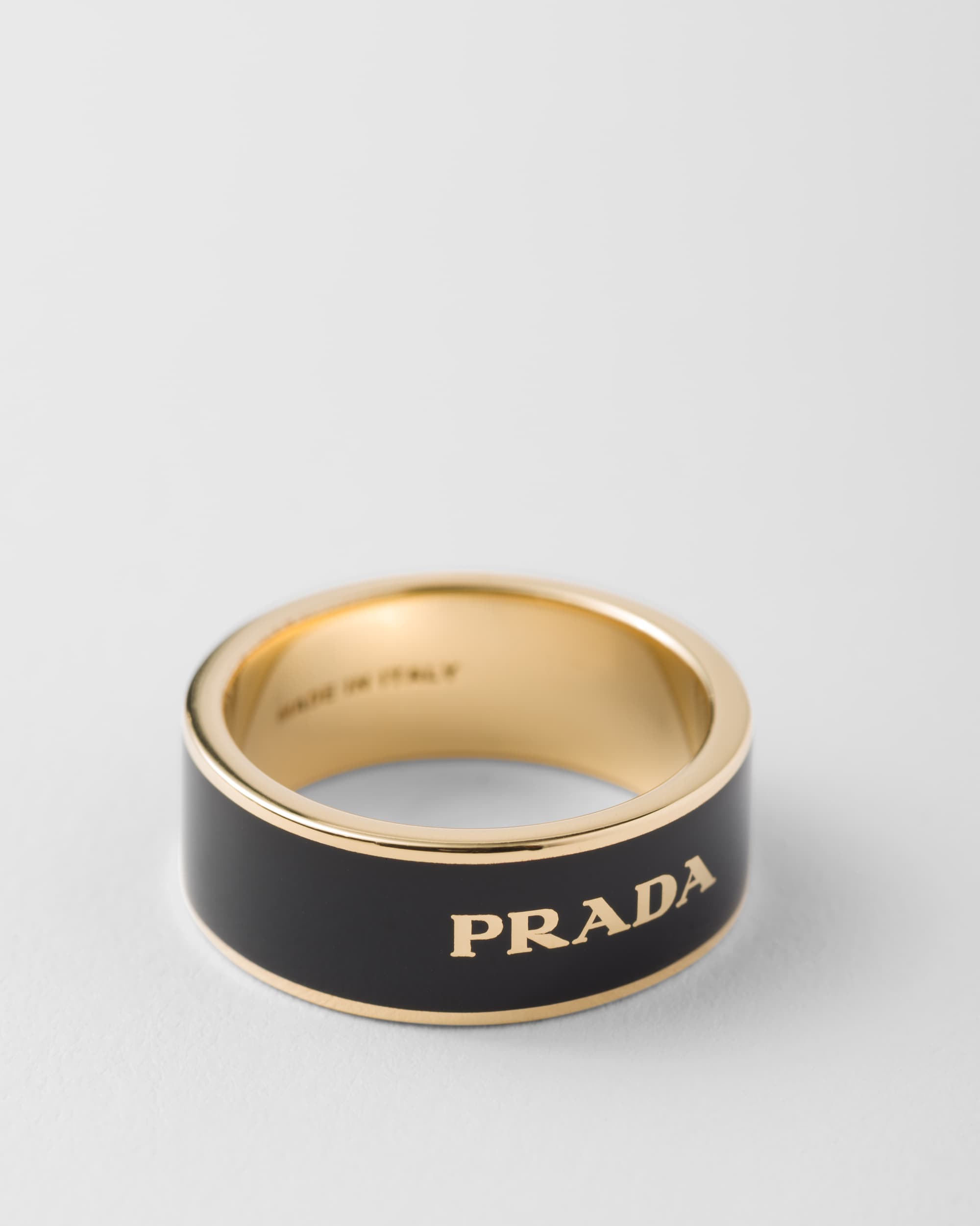 Negro/Dorado