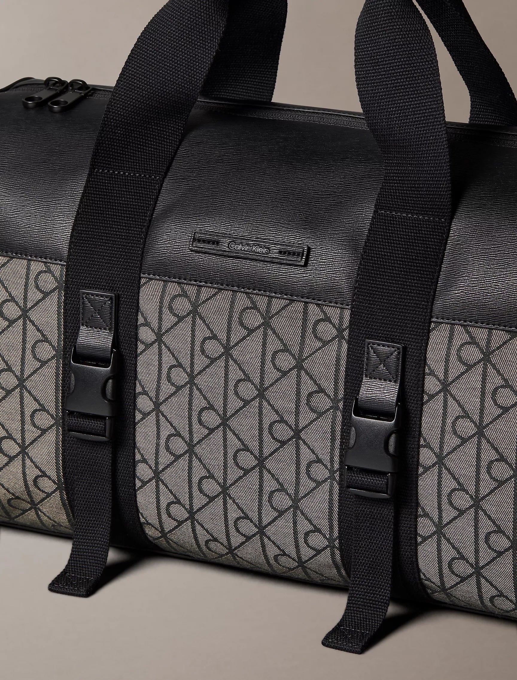Lotus Beige / Black Aop