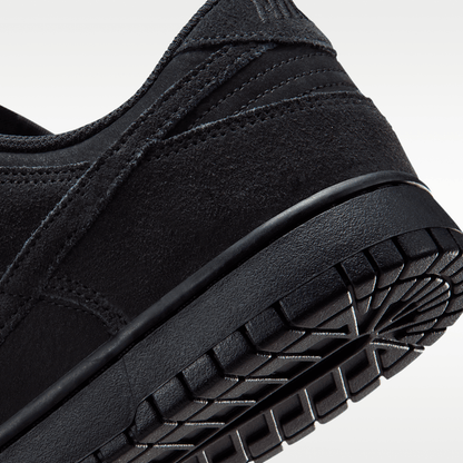 Black/Black/Black