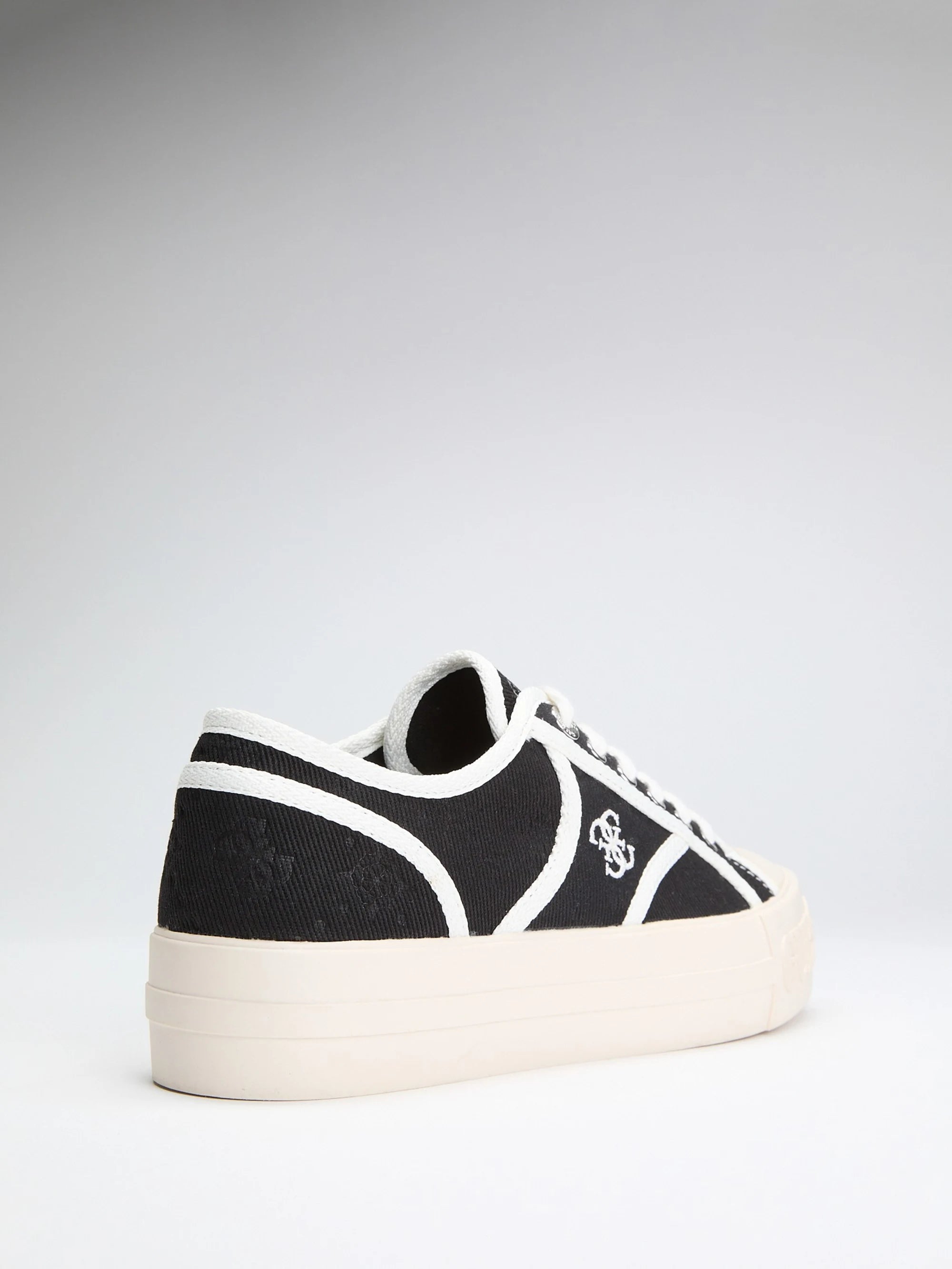 Black 001